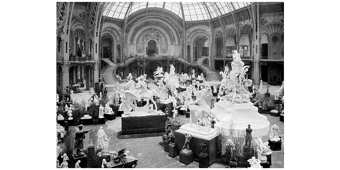 The 1900 Universal Exhibition in Paris. Sculptures on show at the foot of the Great Staircase in the Grand-Palais.
