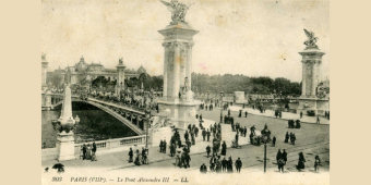 The Alexandre-III Bridge during the opening of the 1900 Universal Exhibition.