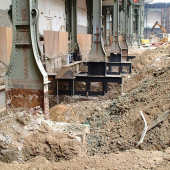 Les travaux de restauration ont commencé par les fondations.